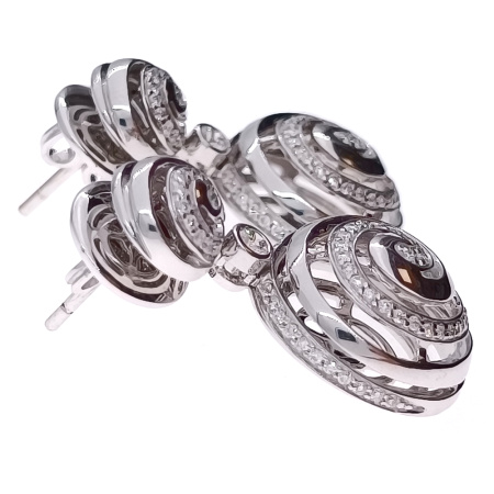 Серьги из золота 750 пробы с бриллиантами