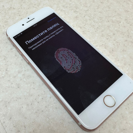 Мобильный телефон Apple iPhone 7 32 гб