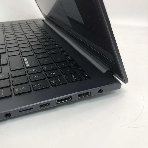 Ноутбук ASUS VivoBook R424F 15,6"/ AMD Ryzen 5 5600H/ 16 Гб/ 512 Гб/