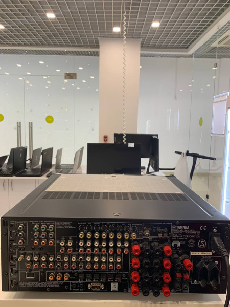 Ресивер YAMAHA RX-V1800 