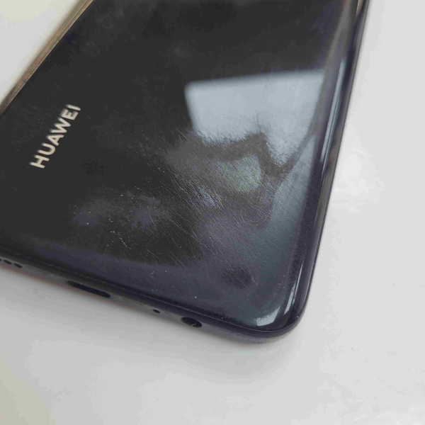 Мобильный телефон HUAWEI nova Y70 4/64 гб
