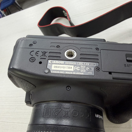 Canon EOS 700D
