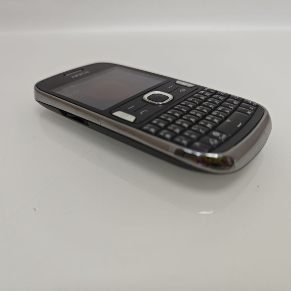 Мобильный телефон Nokia Asha 302 rm-813
