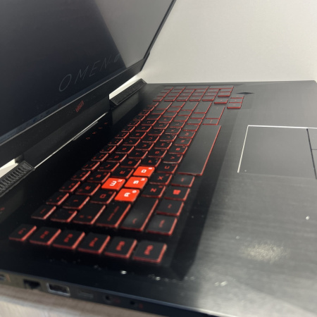 Ноутбук HP Omen 17-an040ur 17,3"/ Intel Core i7-7700hq/ 12 гб/ SSD 240 гб/ HDD 1 тб/ Geforce GTX 1050 4 гб