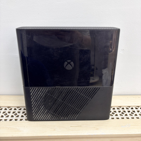 Игровая приставка XBOX 360