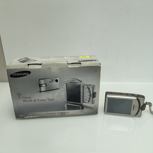 Фотоаппарат SAMSUNG I7 