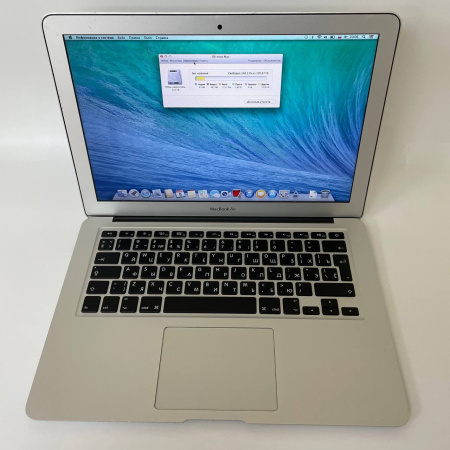 Ноутбук Apple MacBook Air 13 / Core i5/ 4 Гб/ SSD 128 Гб