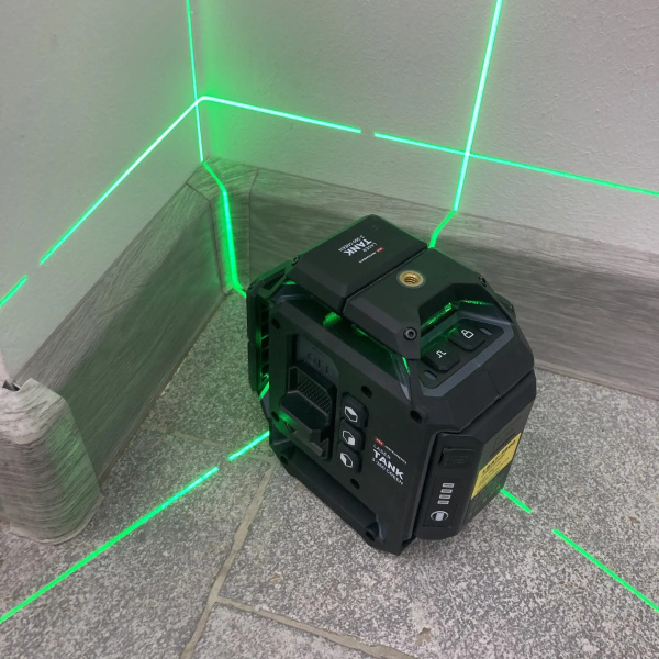 Лазерный уровень ADA  lasertank 3-360