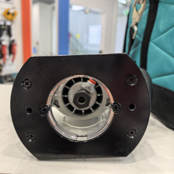 Фрезер MAKITA  rt0700c