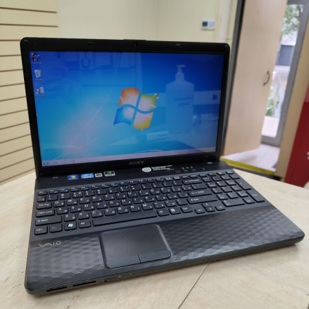 Ноутбук SONY VAIO PCG-71812V  15,6"/ Intel Core i3 2350m/ 4 гб/ HDD 500 гб/ Nvidia Geforce 410m