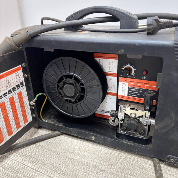 Сварочный аппарат MIG 200