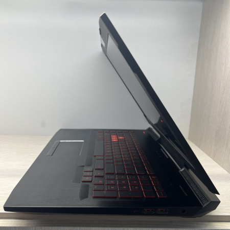 Ноутбук HP Omen 17-an040ur 17,3"/ Intel Core i7-7700hq/ 12 гб/ SSD 240 гб/ HDD 1 тб/ Geforce GTX 1050 4 гб