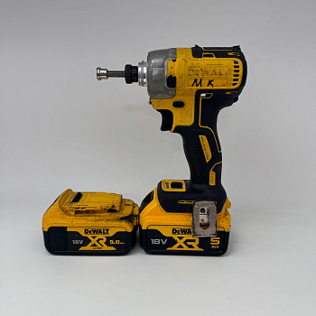 Винтоверт DEWALT  dcf 887