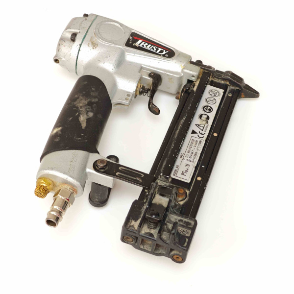 Шпилькозабивной пистолет RUSTY  pt650n