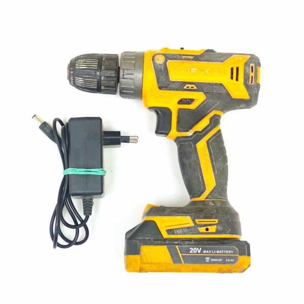 Шуруповерт DECO  banger