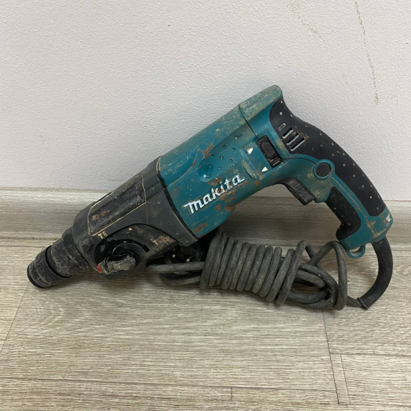 Перфоратор MAKITA HR2470