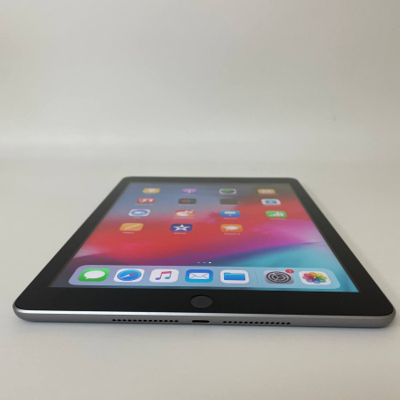 Планшет Apple iPad (2018) 6th generation А1893 9,7"  32 гб