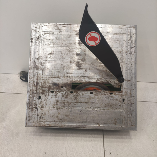 Плиткорез КАЛИБР ПЛЭ-180/600 