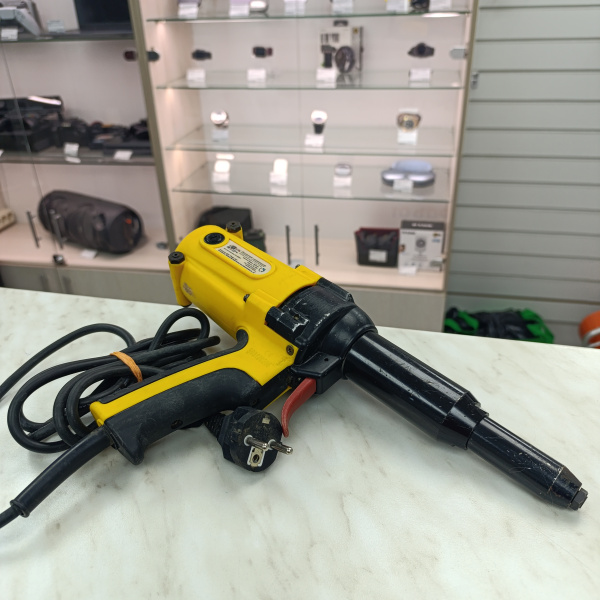 Заклепочник SKYTOOLS  sk1006
