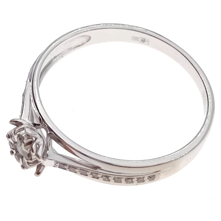 Кольцо из золота 585 пробы с бриллиантами