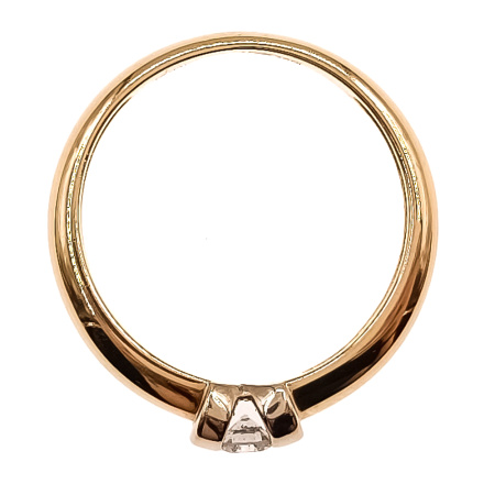 Кольцо из золота 750 пробы с бриллиантом