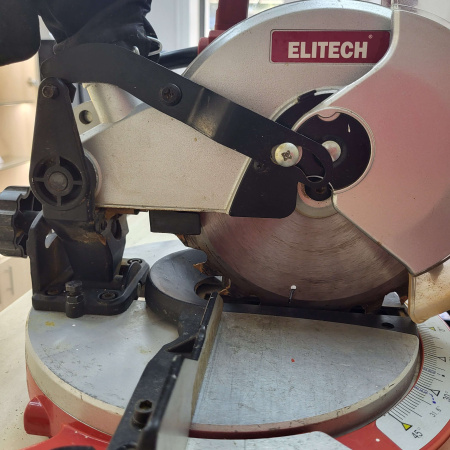 Торцовочная пила ELITECH ПТ1221