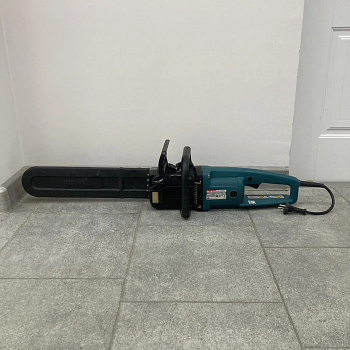 Электрическая пила MAKITA  uc4003a