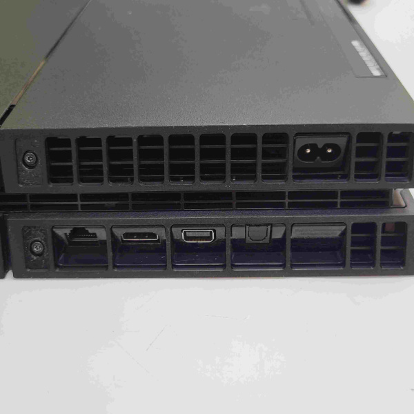 Игровая приставка SONY  4 fat