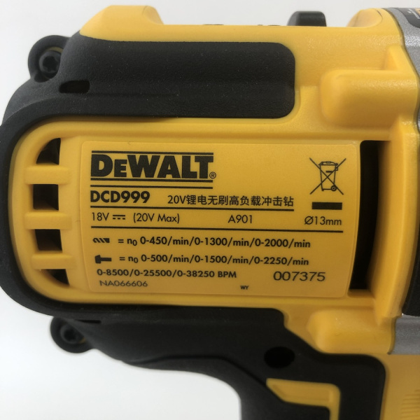 Шуруповерт DEWALT  dcd999