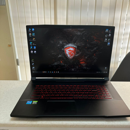 Ноутбук MSI GF76 Katana 11UC-480XRU  Intel Core i5-11400H/ 8 Гб/ ssd 512 Гб