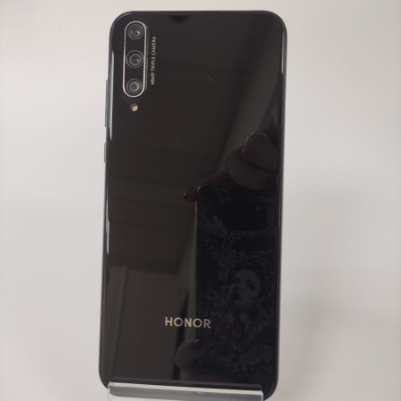 Мобильный телефон Honor 30i 4/128 гб