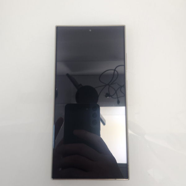 Мобильный телефон SAMSUNG Galaxy S24 Ultra  12/256 гб