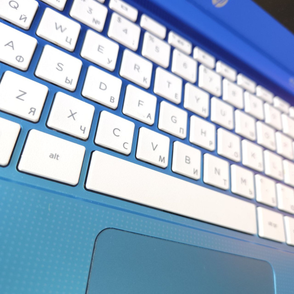 Ноутбук HP  15-ra049ur 11,6"/  Intel Celeron N2840/ 2 Гб//