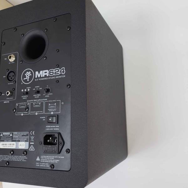 Колонки MACKIE  mr624