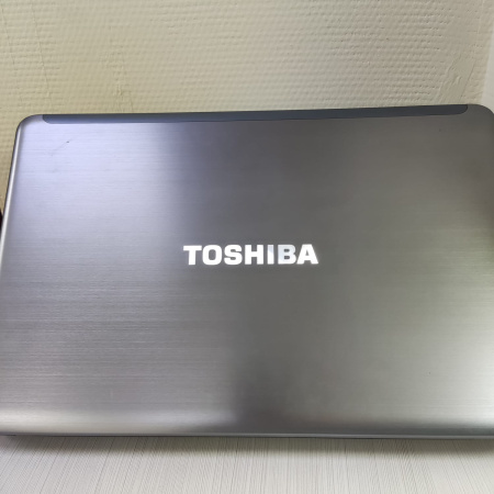 Ноутбук TOSHIBA Satellite L875D-B7M 17,3"/  AMD A8 4500m/ 8 гб/ HDD 640 гб/ ATI Radeon HD7640g + HD7610m 1 гб