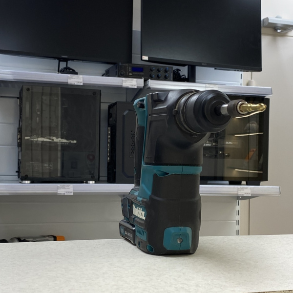 Перфоратор MAKITA hr166d 