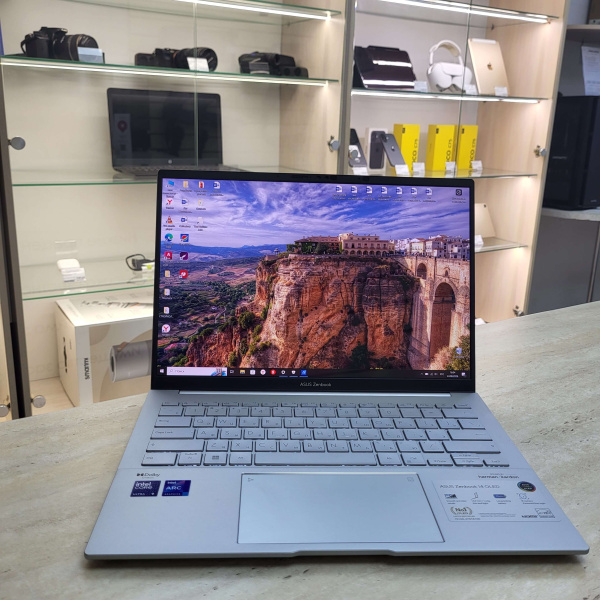 Ноутбук ASUS UX3405M 14,0"/  Intel Core Ultra 9 185H/ 32 Гб/ 512 Гб/