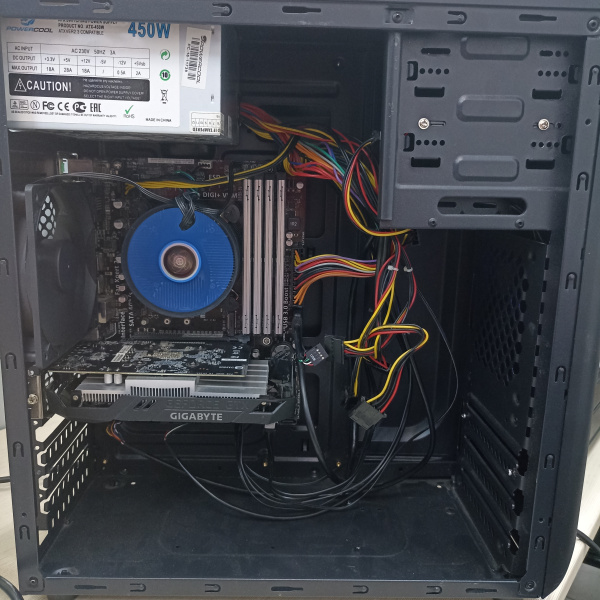 Системный блок IRU Castom  Intel Core i5-4460/ 16 Гб///  NVIDIA GeForce GTX 1650 4GB