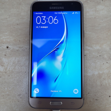 Мобильный телефон Samsung Galaxy J3 (SM-J320F) 8 ГБ