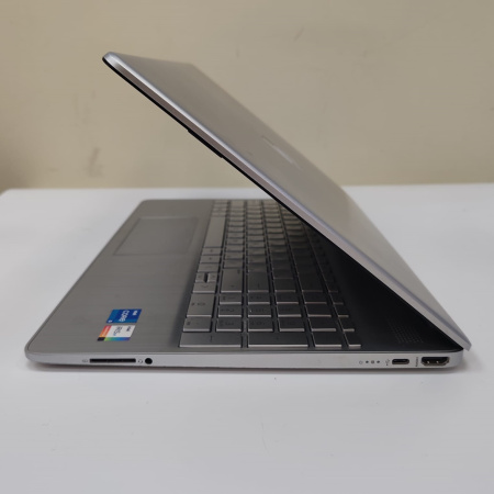 Ноутбук HP 15s-fq2011ur 15,6"/ Intel Core i5 1135G7 2.4 ГГц (4.2 ГГц, в режиме Turbo)/ 8 Гб/ 512 Гб/ Intel Iris 