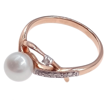 Кольцо из золота 585 пробы с бриллиантами и жемчугом