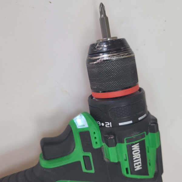 Шуруповерт Worten