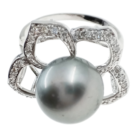 Кольцо из золота 585 пробы с бриллиантами и жемчугом с.