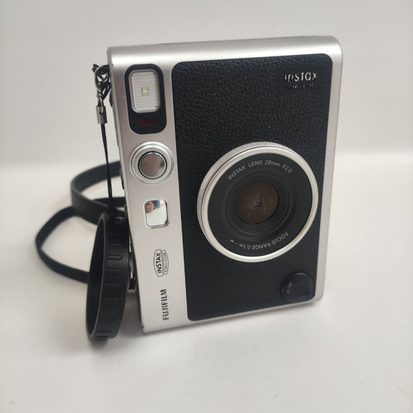 Гибридный фотоаппарат моментальной печати Fujifilm Instax Mini Evo Black