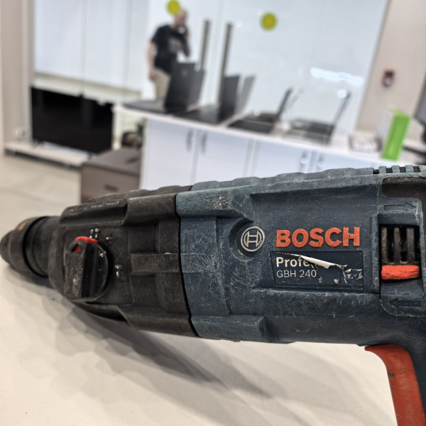 Перфоратор BOSCH GBH-240