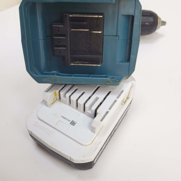 Шуруповерт MAKITA DF347D