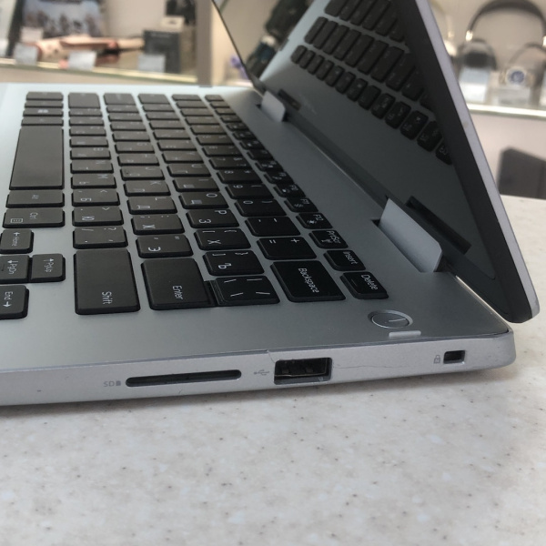 Ноутбук DELL Inspiron P93G P93G001 14,0"/ Intel Core i3-8145U/ 8 Гб/ 256 Гб/