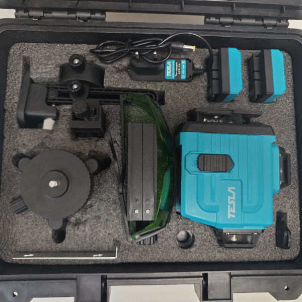 Лазерный уровень TESLA urx3g