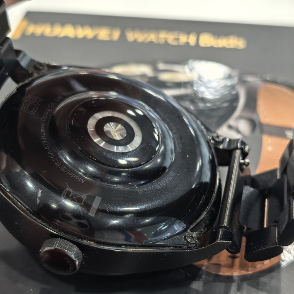 Смарт-часы HUAWEI WATCH Buds