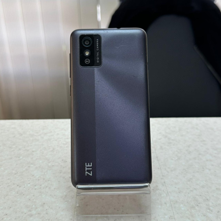 Мобильный телефон ZTE blade l9 1/32 гб